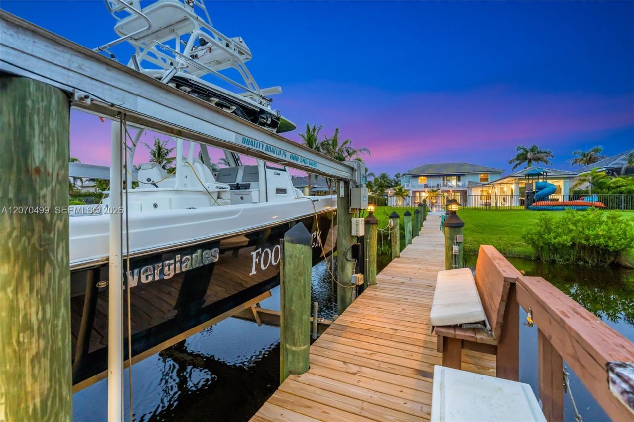 665 SW Yacht Basin Way, Stuart, FL 34997 Photo