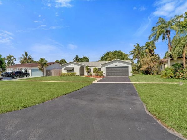 5321 SW 90th Ave, Cooper City, FL 33328