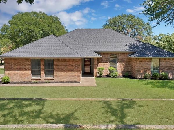 113 Cottonwood Court, Hudson Oaks, TX 76087