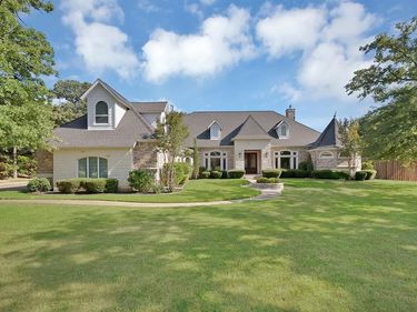 6204 Toscana Circle, Fort Worth, TX 76140