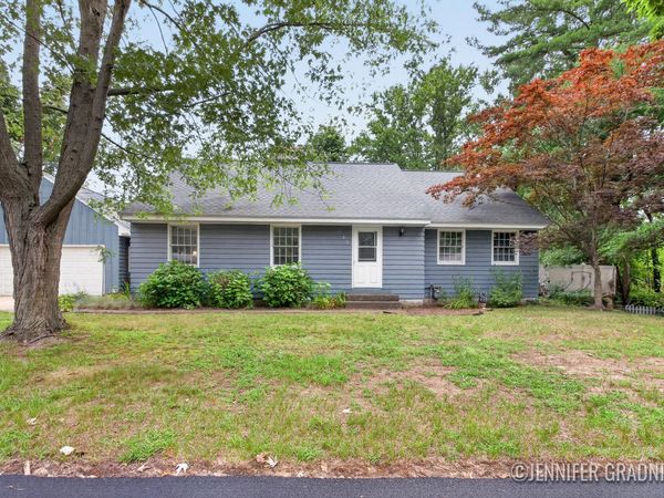 943 Grandridge Court, Holland, MI 49423