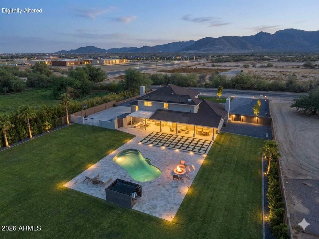 7031 N PERRYVILLE Road, Waddell, AZ 85355