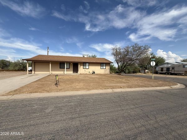 356 PERETZ Circle, Morristown, AZ 85342