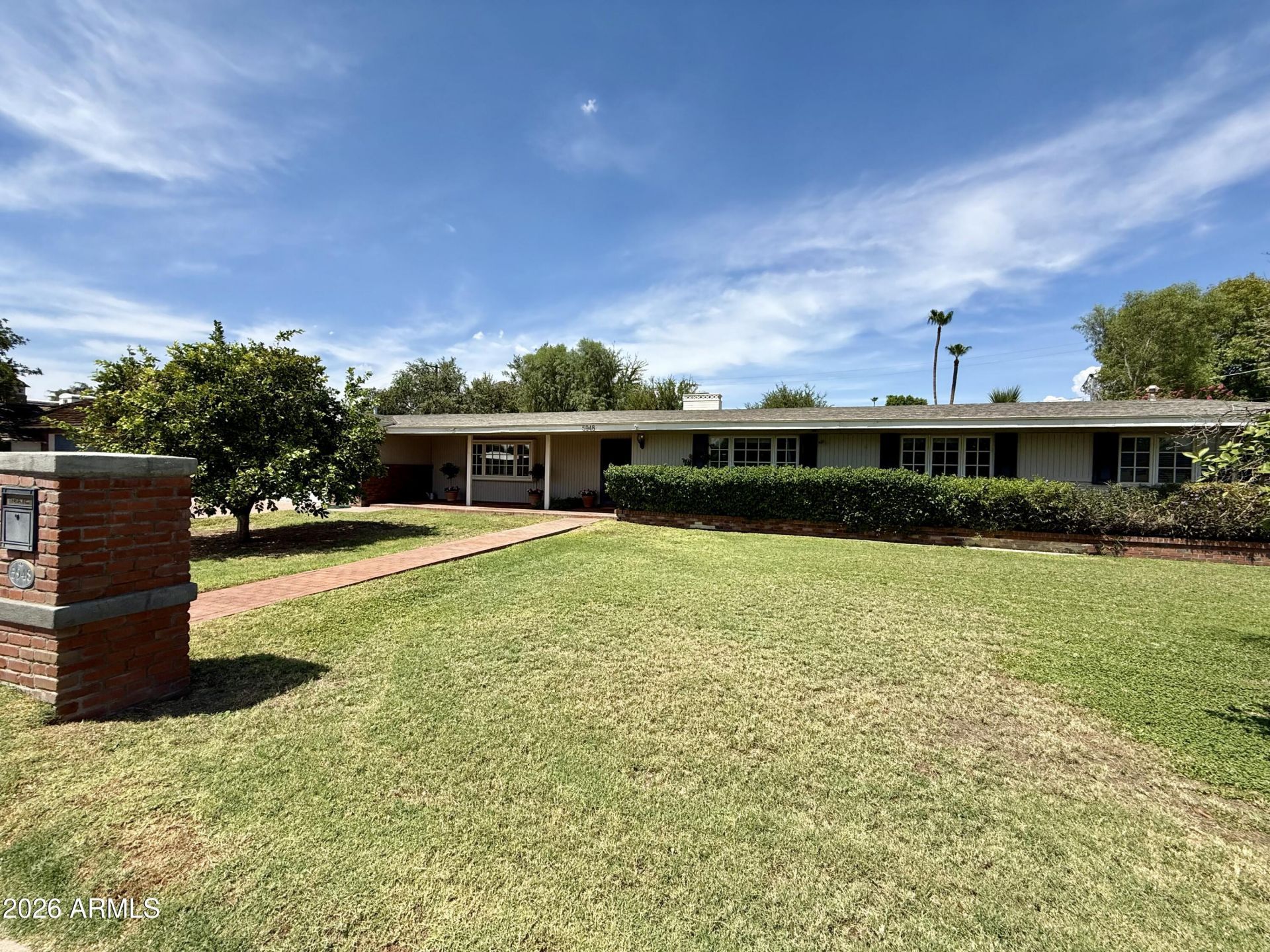 5948 E Calle Del Paisano, Phoenix, AZ 85018 Main Photo