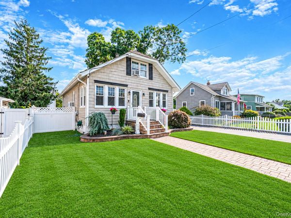 14 Andrew Avenue, Islip Terrace, NY 11752