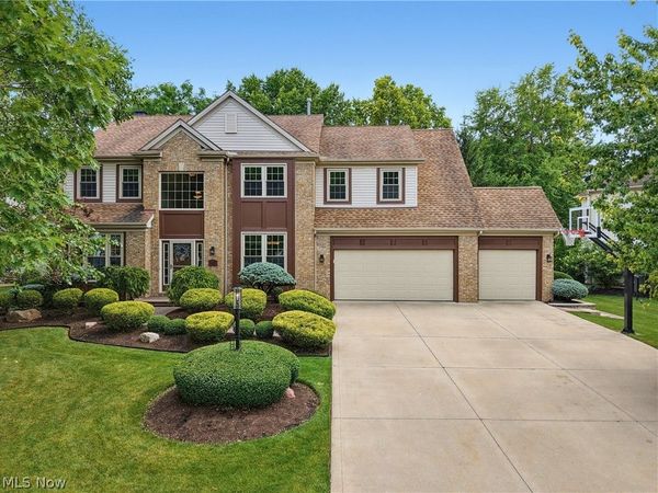 15097 Scarlet Oak Trail , Strongsville, OH 44149