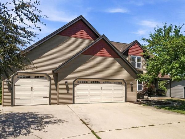 258 Clover LANE, Fredonia, WI 53021