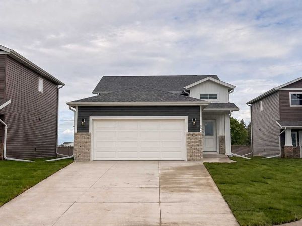 854 1st Avenue, Horace, ND 58047