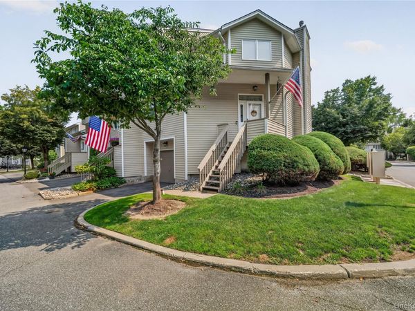 57 Village Green , Nanuet, NY 10954