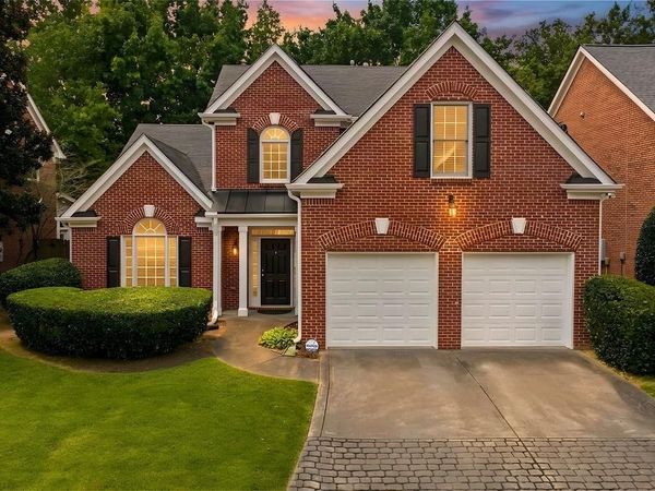 1943 Regency Cove Court , Atlanta, GA 30341
