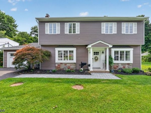 392 Monroe Ave, Wyckoff, NJ 07481
