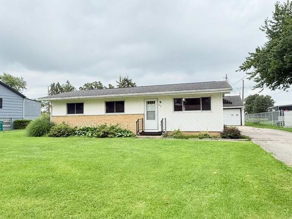 23766 W Meadow Drive, Genoa, OH 43430