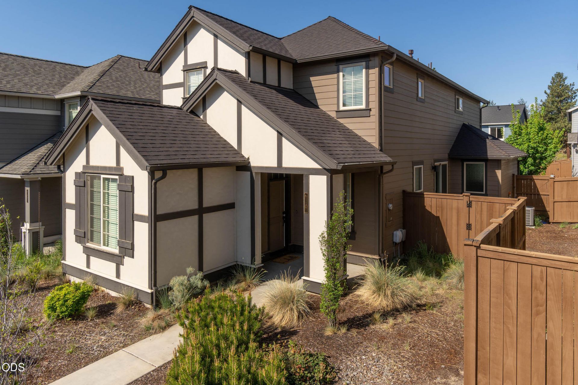 61101 SE Sydney Harbor Drive, Bend, OR 97702 Main Photo