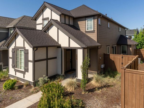 61101 SE Sydney Harbor Drive, Bend, OR 97702
