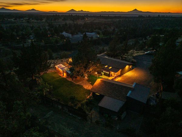 3940 NW Redwood Lane, Redmond, OR 97756