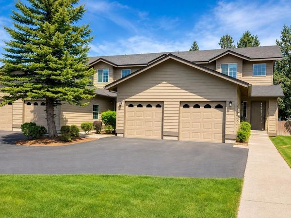 744 NE Savannah Drive, Bend, OR 97701