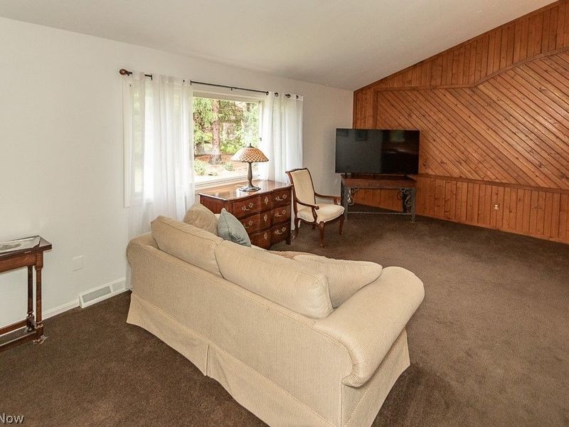 10041 Chardon Road, Chardon, OH 44024 Photo 18