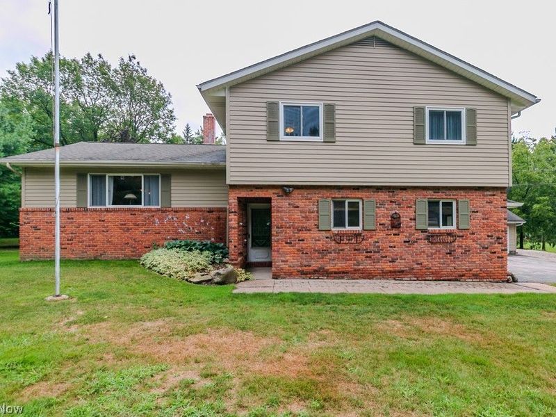 10041 Chardon Road, Chardon, OH 44024 Photo 2