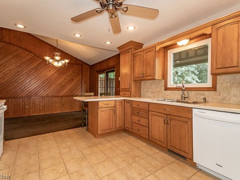 10041 Chardon Road, Chardon, OH 44024 Photo 8