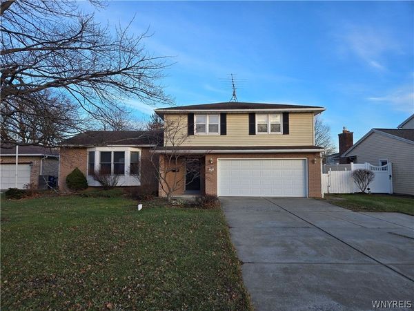 161 Foxpoint W, Buffalo, NY 14221