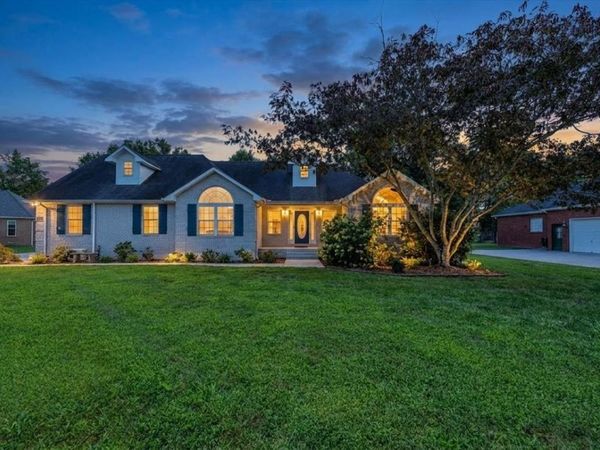 378 Crimson Dr , Winchester, TN 37398