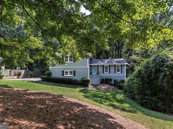 5824 Golden West Trail SW, Lilburn, GA 30047