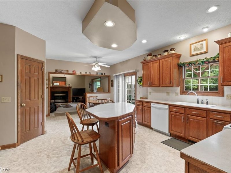 2650 Missenden Street NW, North Canton, OH 44720 Photo 6