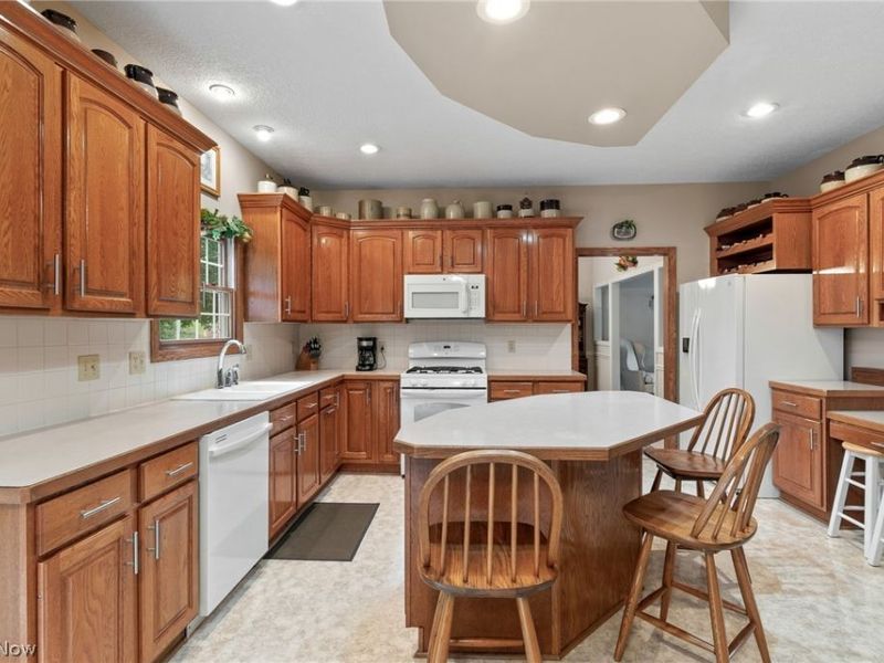 2650 Missenden Street NW, North Canton, OH 44720 Photo 7