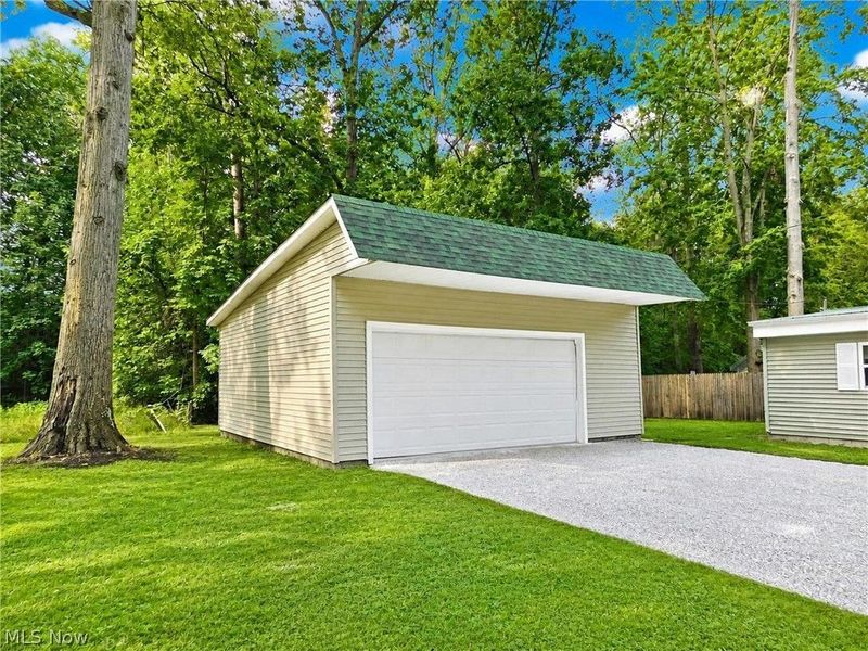 5108 University Drive, Geneva on the Lake, OH 44041 Photo 2