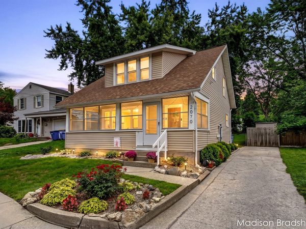 2070 Monroe Avenue NW, Grand Rapids, MI 49505