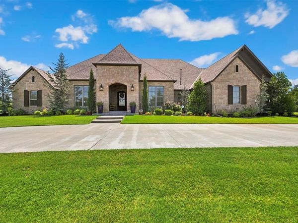 1116 Abberly Circle, Arcadia, OK 73007