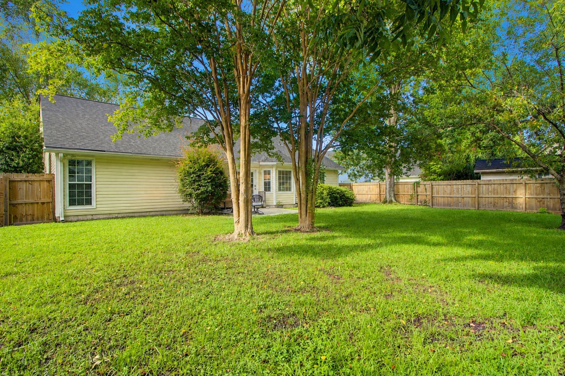 743 Lavalier Square Photo 32
