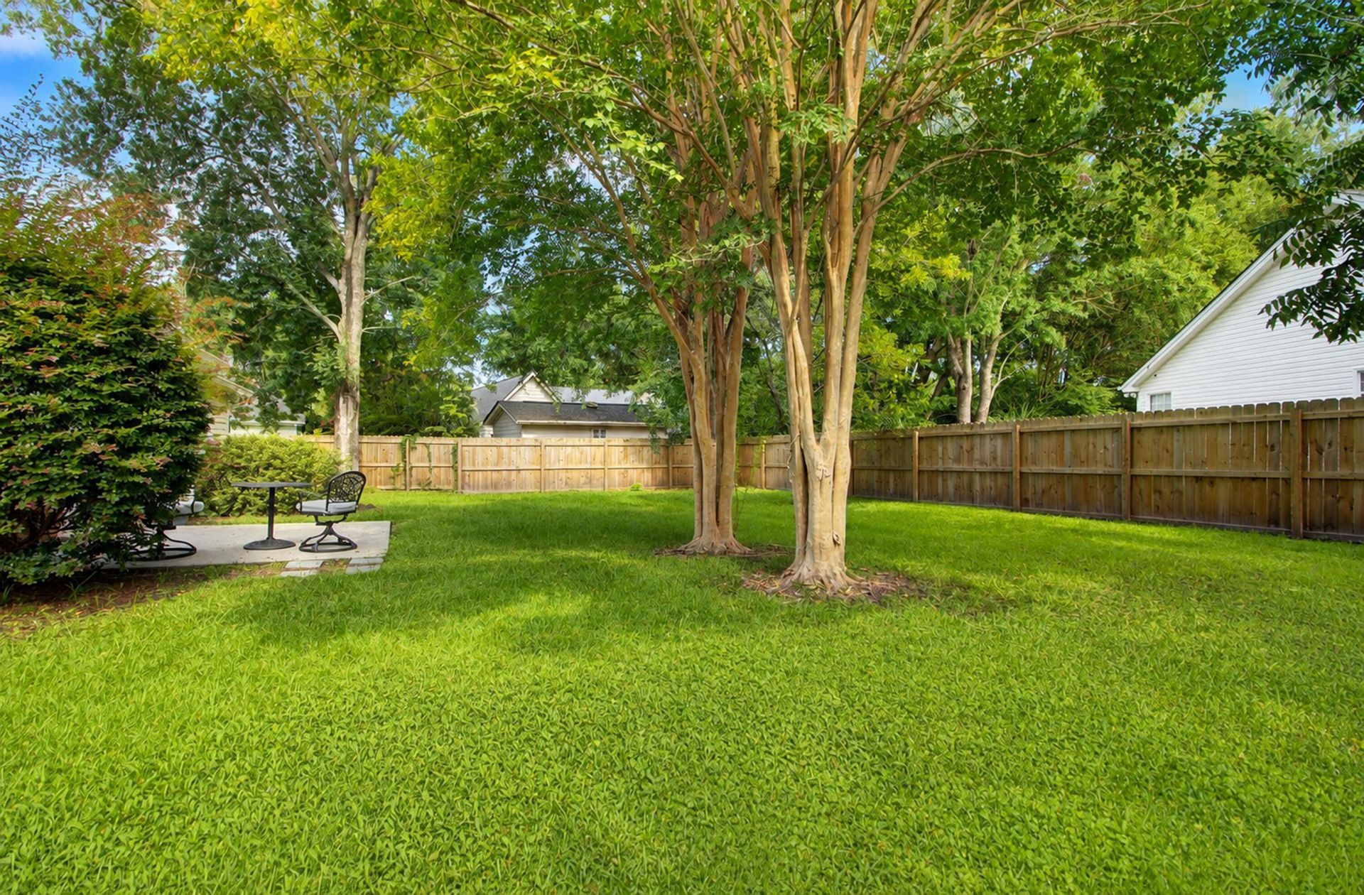 743 Lavalier Square Photo 34