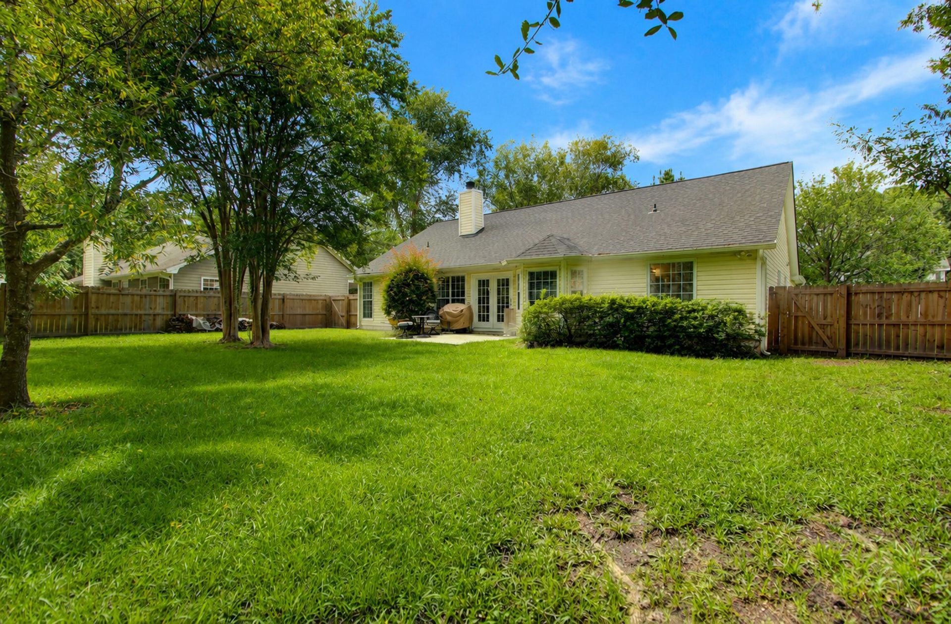 743 Lavalier Square Photo 35