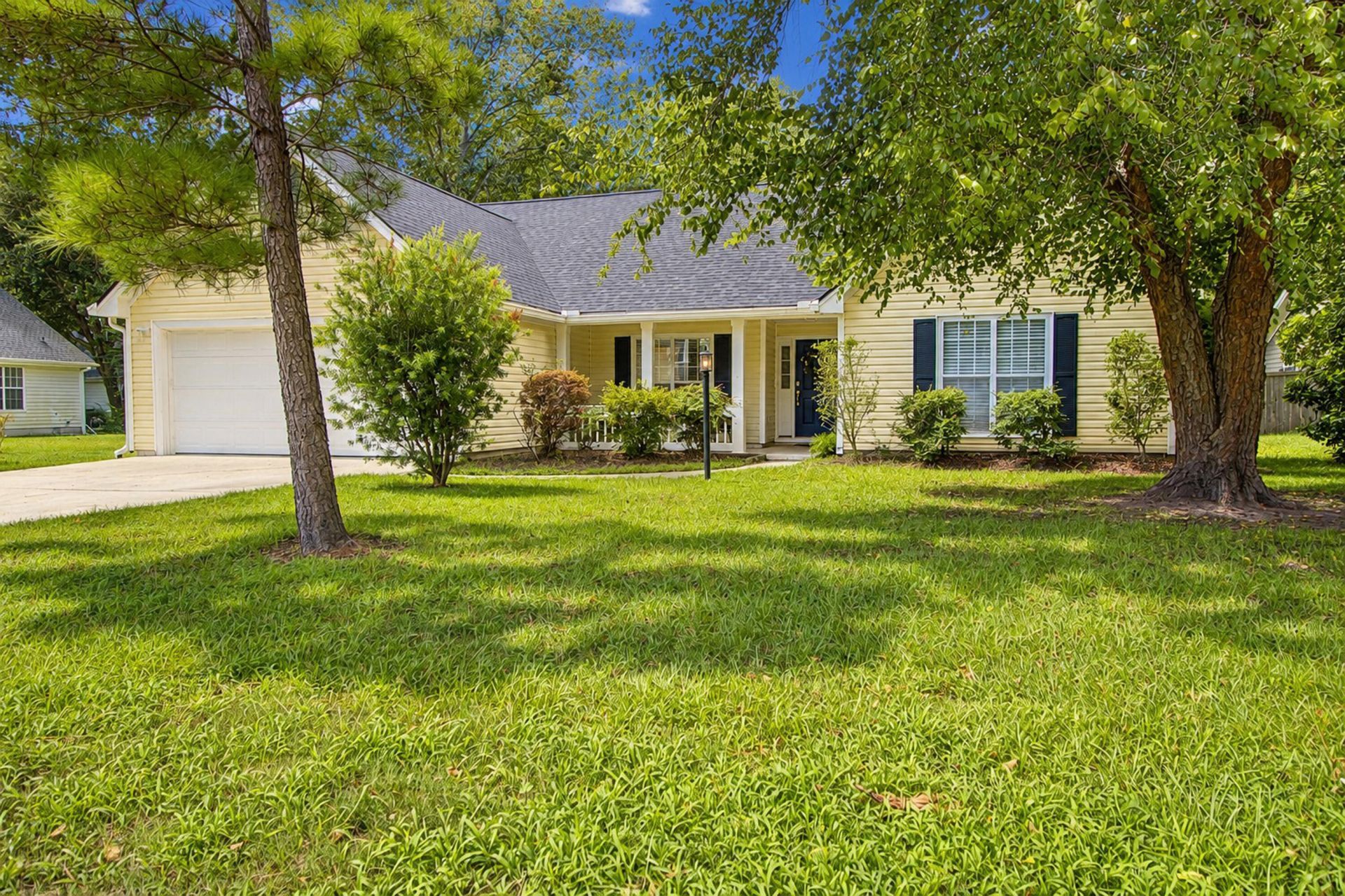 743 Lavalier Square Photo 41