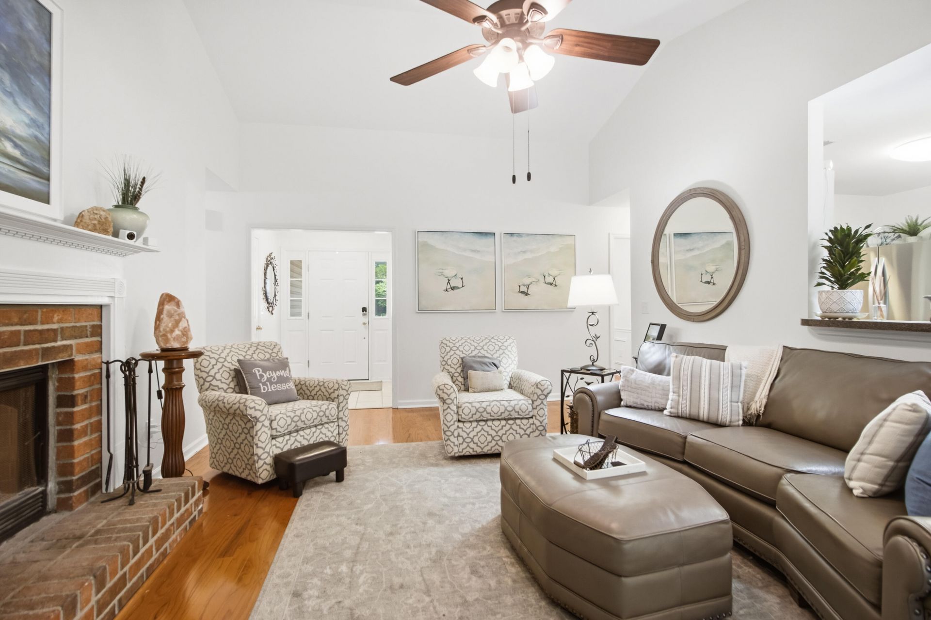 743 Lavalier Square Photo 8