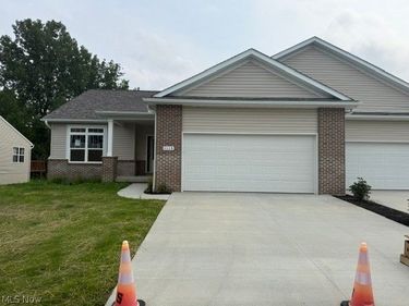 1115 Queen Anne Drive NW, Massillon, OH 44647