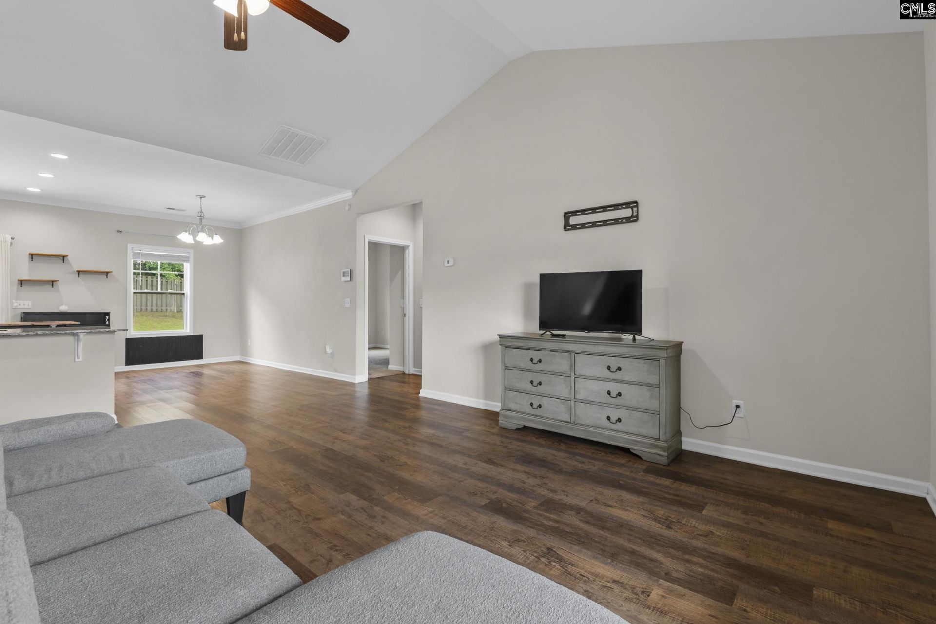 142 Druid Road  Photo 4