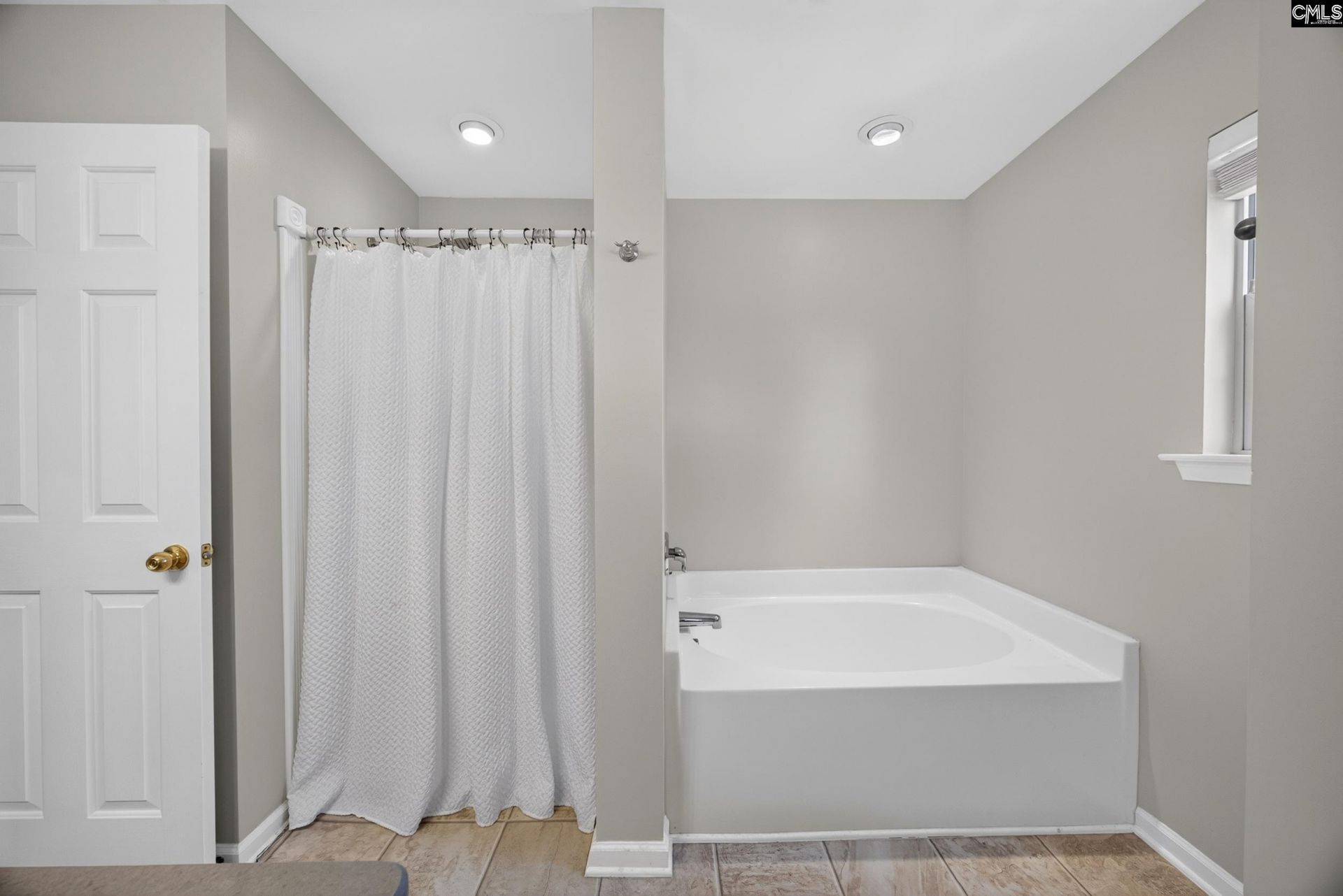 626 Harbour Pointe Drive  Photo 28