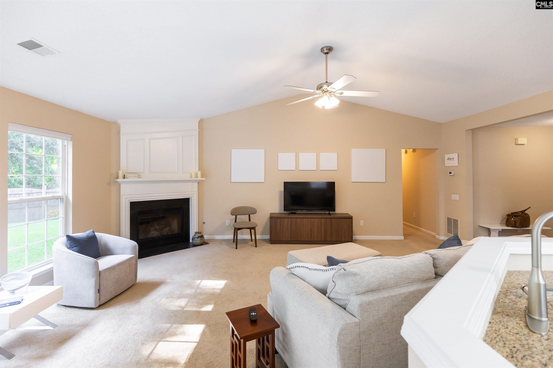 304 Cobbleview Drive Photo 11