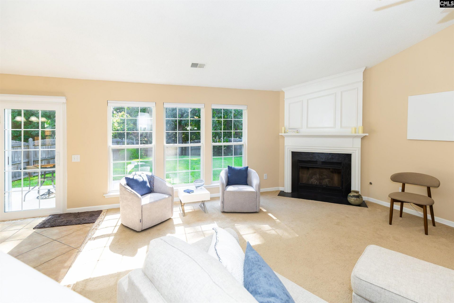 304 Cobbleview Drive Photo 7