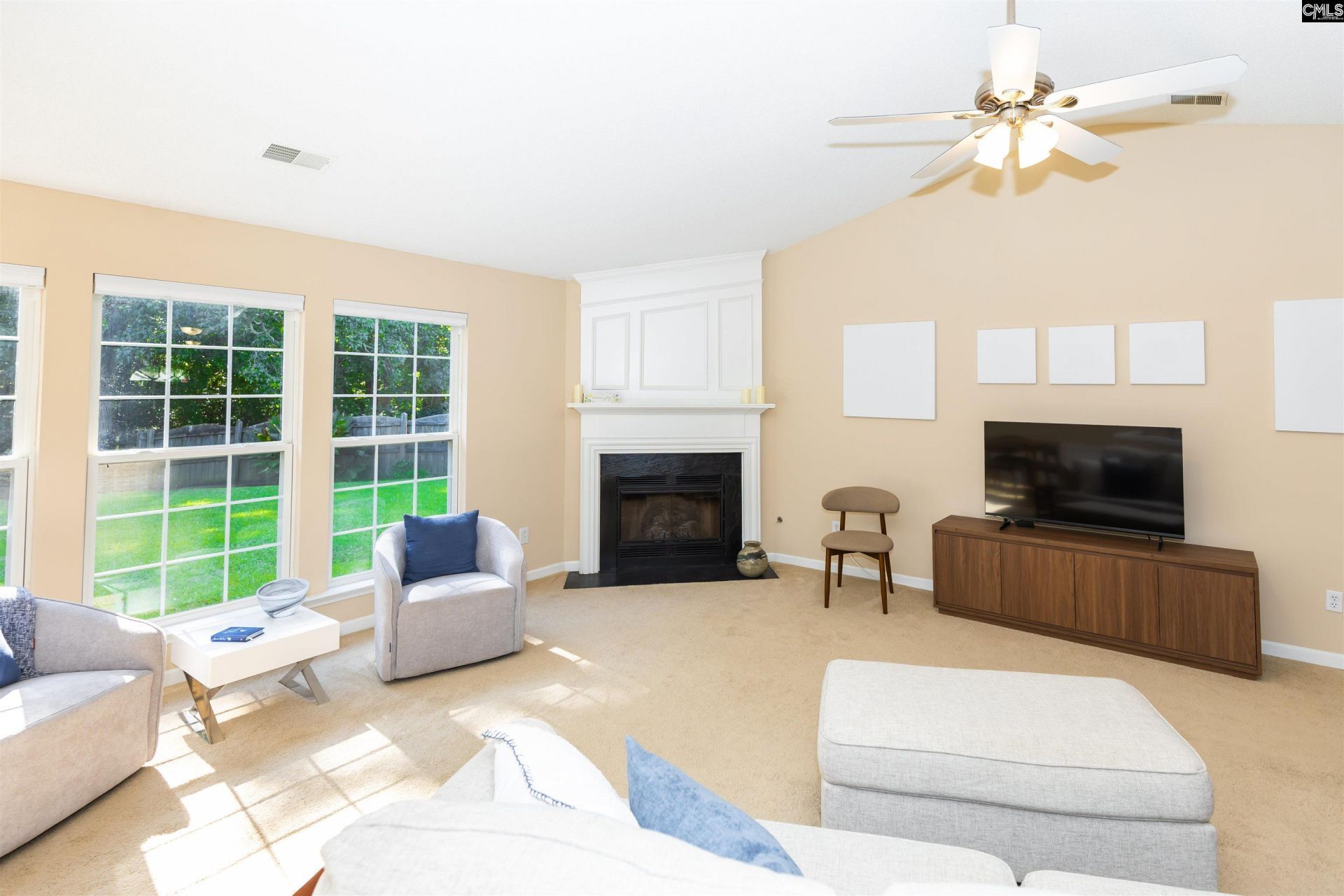 304 Cobbleview Drive Photo 8
