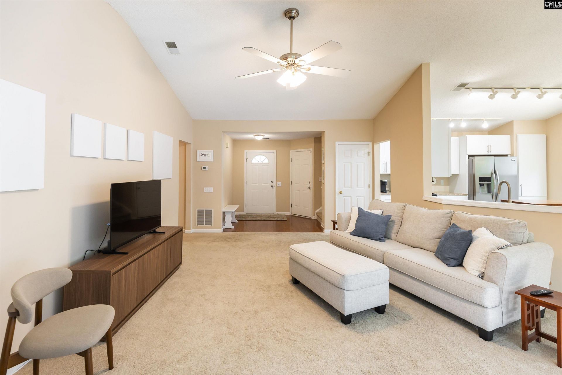 304 Cobbleview Drive Photo 9