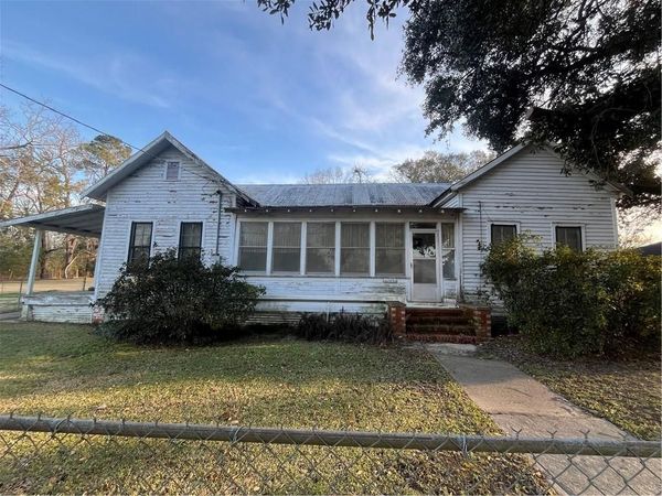 6608 BATON ROUGE Avenue , Mansura, LA 71350