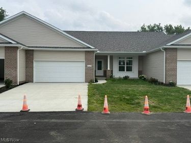 1117 Queen Anne Drive NW, Massillon, OH 44647