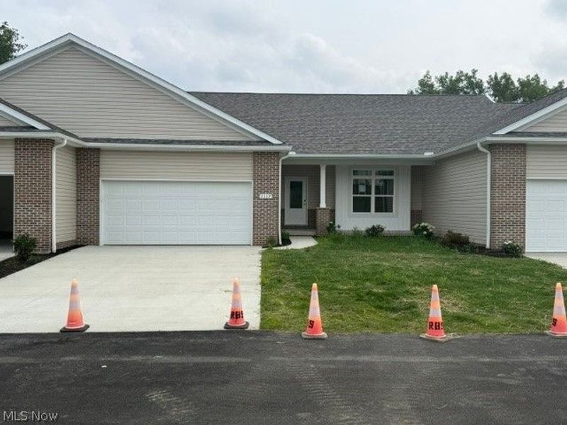 1117 Queen Anne Drive NW, Massillon, OH 44647 Photo 1