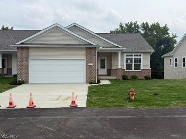 1119 Queen Anne Drive NW, Massillon, OH 44647
