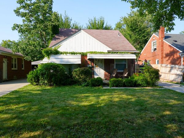 21365 Newcastle Road , Harper Woods, Mi 48225