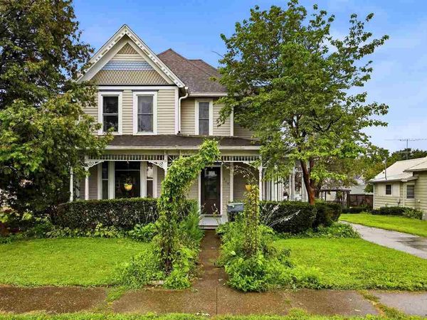 308 E 6th St, West Liberty, IA 52776