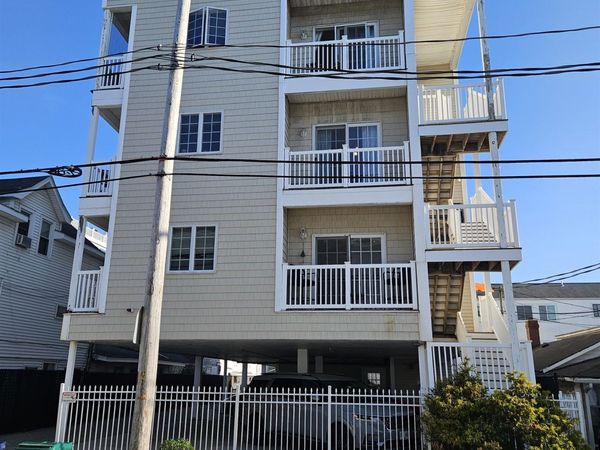 7 F Street, Unit 3, Hampton, NH 03842